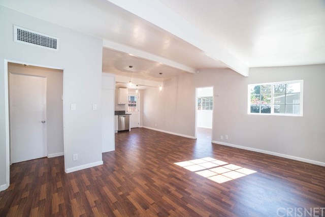 5556 Capistrano Ave