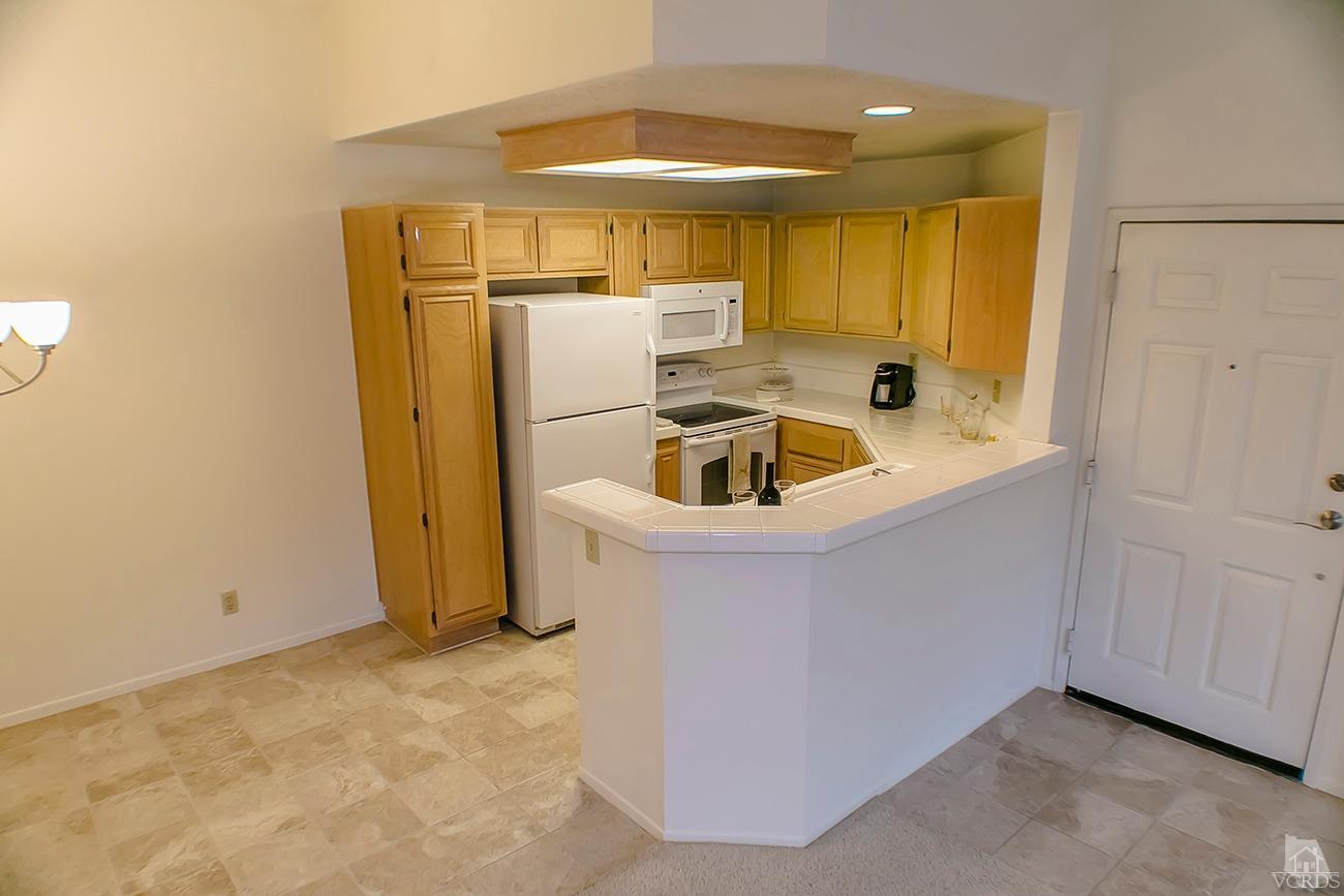 5744 Oak Bend Ln #403