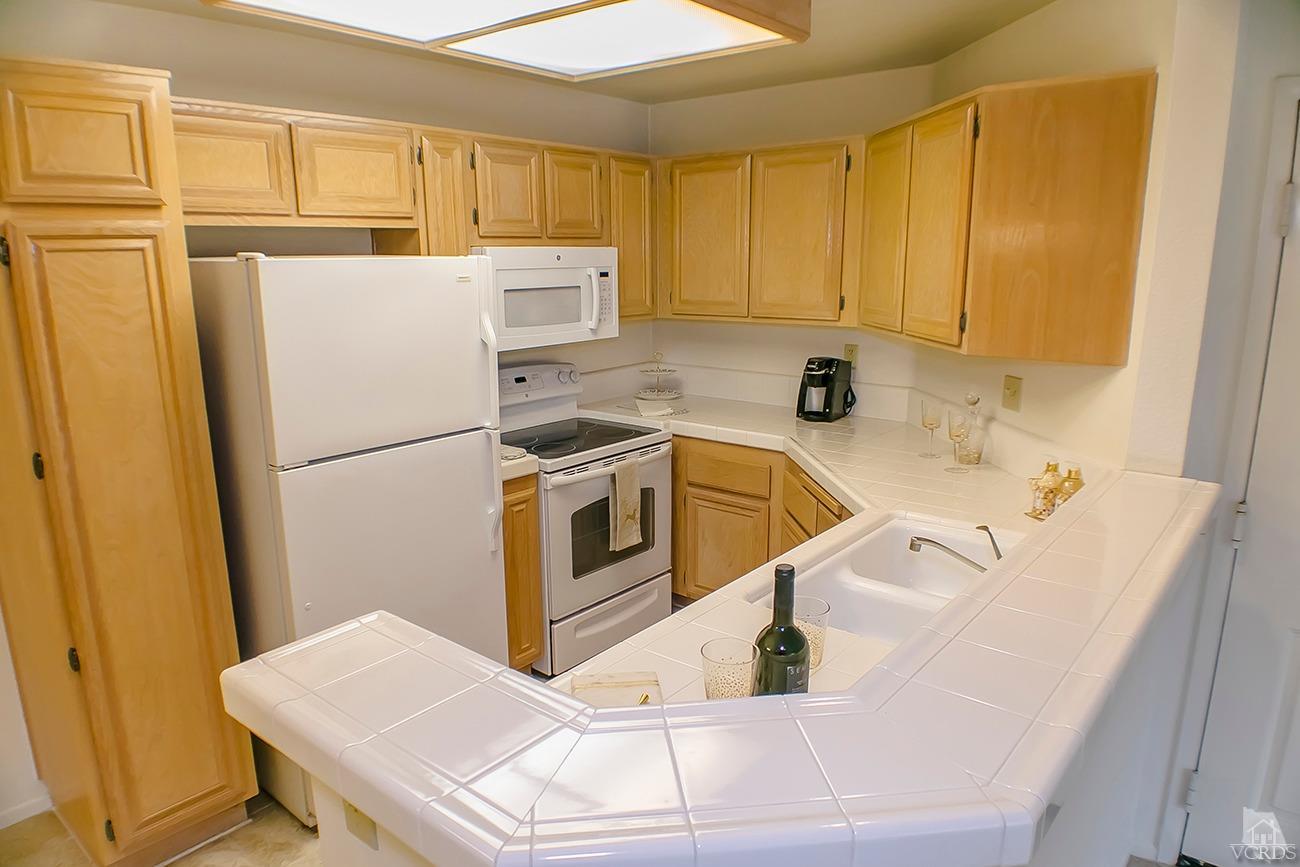 5744 Oak Bend Ln #403