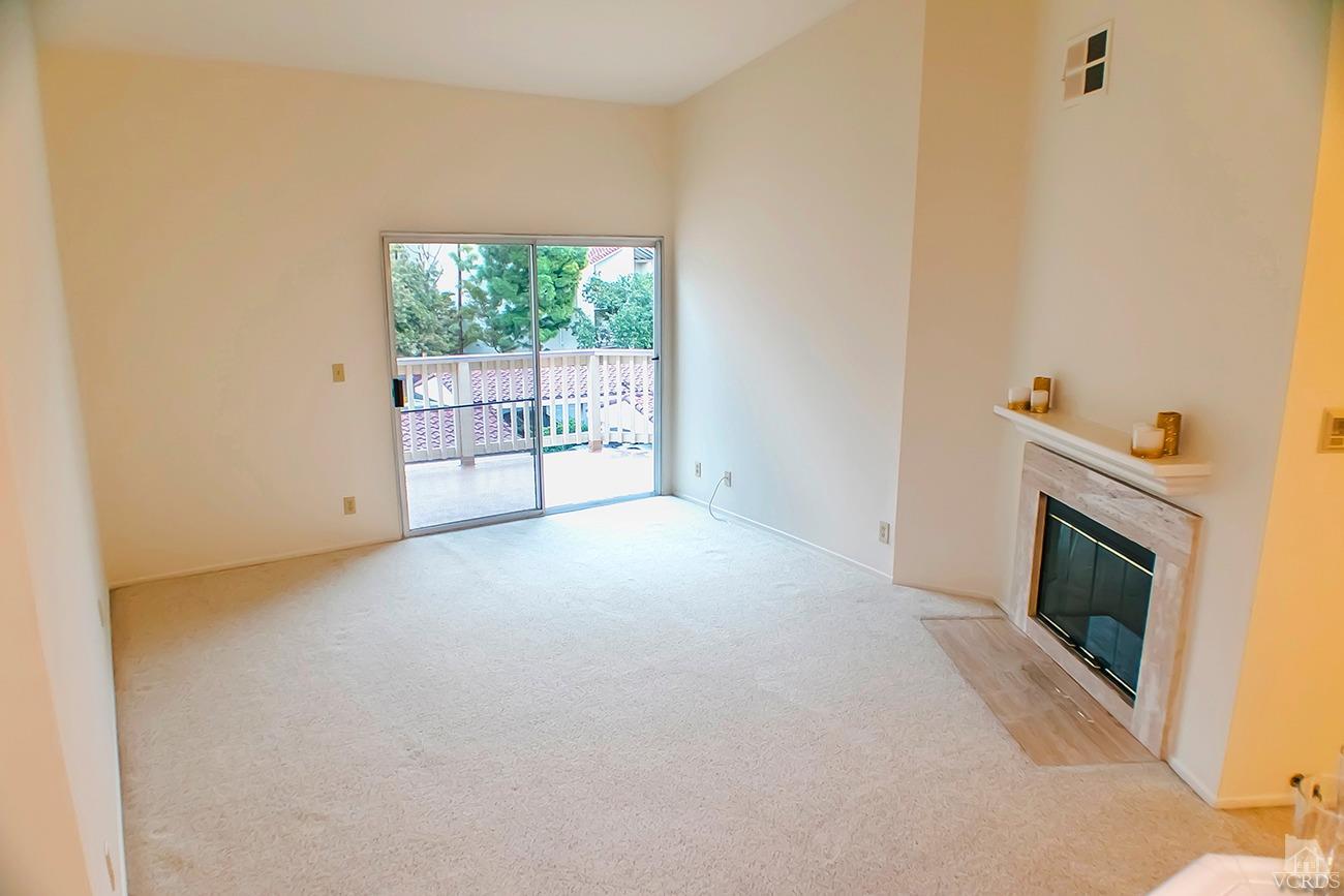 5744 Oak Bend Ln #403