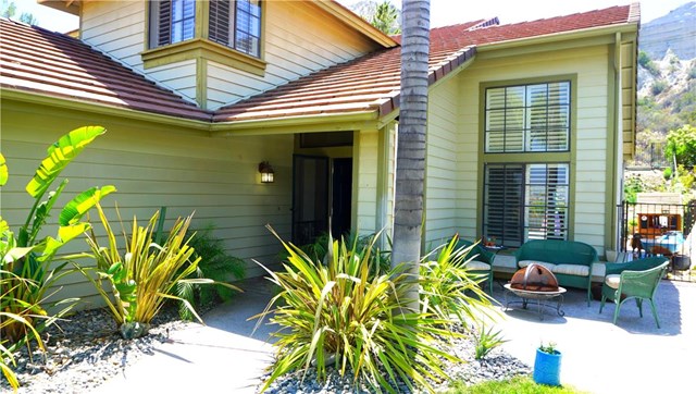 For Sale: 28794 Meadowgrass Dr Castaic, CA 91384