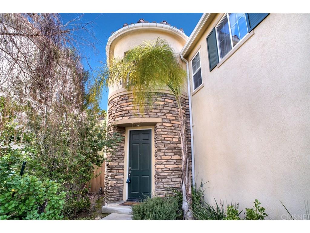 27704 Thalia Ln