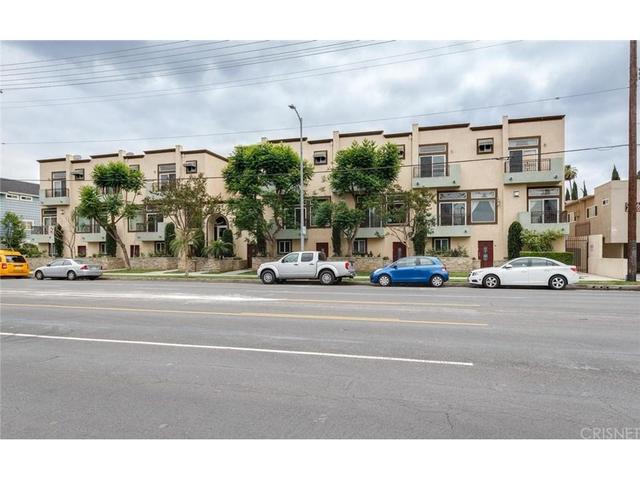 13930 Oxnard St