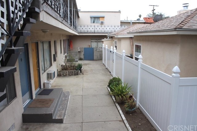 14950 Victory Blvd #203