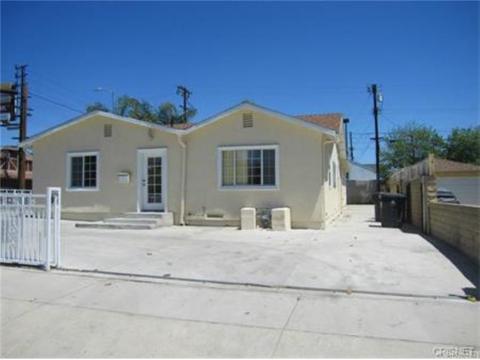 15123 La Maida St