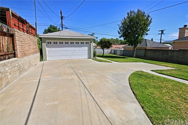 711 Country Club Dr