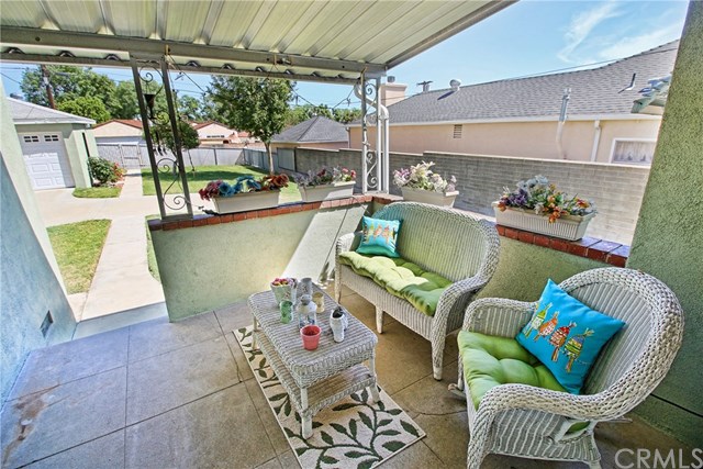 711 Country Club Dr