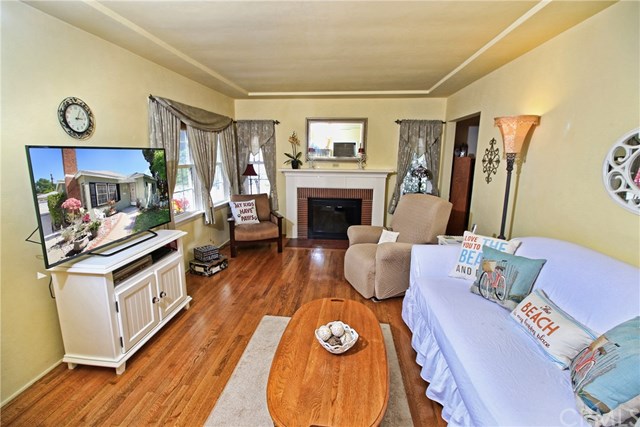 711 Country Club Dr