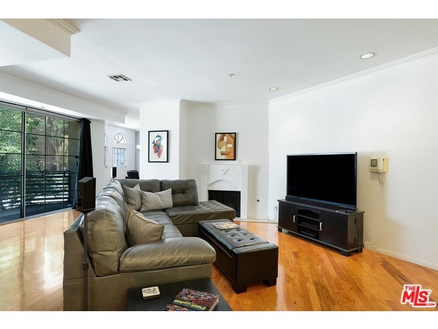 For Sale: 3947 Carpenter Ave #101 Studio City, CA 91604