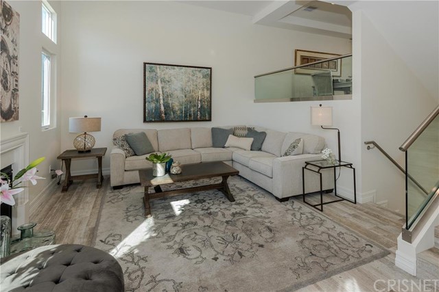 11935 Riverside Dr, Valley Village CA 91607