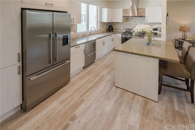 11935 Riverside Dr, Valley Village CA 91607
