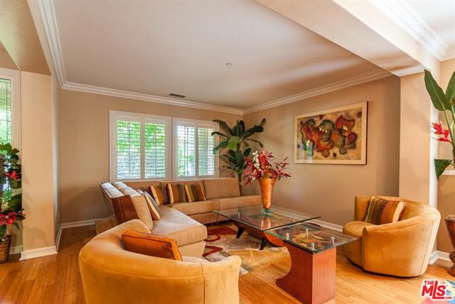 30 Foxtail Ct
