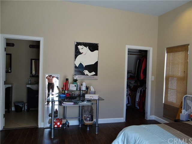 649 W Foothill Blvd #6