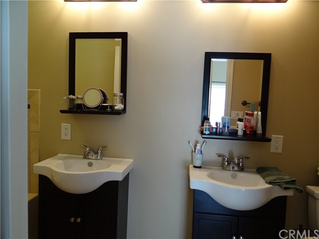 649 W Foothill Blvd #6