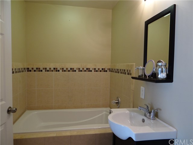 649 W Foothill Blvd #6