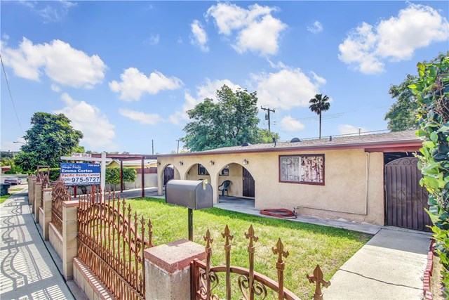 1952 E Woodgate Dr