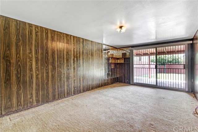 1952 E Woodgate Dr