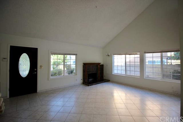 16312 Oakrow Dr