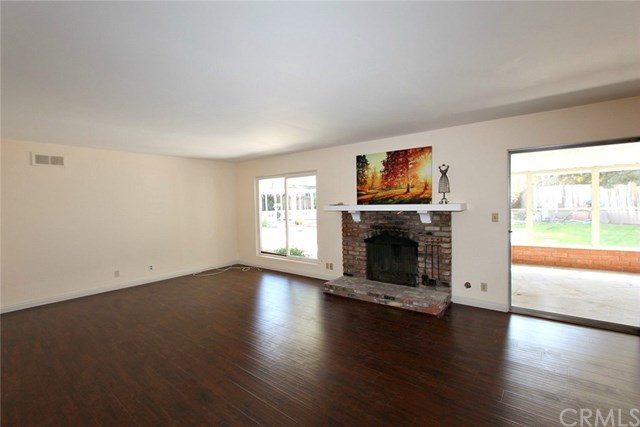15711 Del Prado Dr