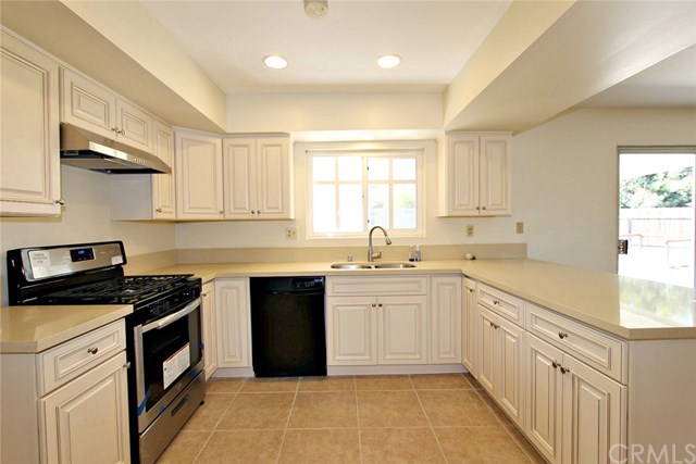 15711 Del Prado Dr
