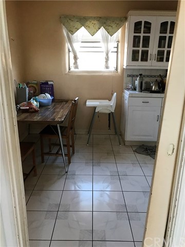727 Divina Vista St