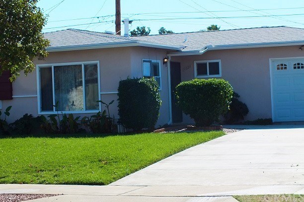 1327 W E St
