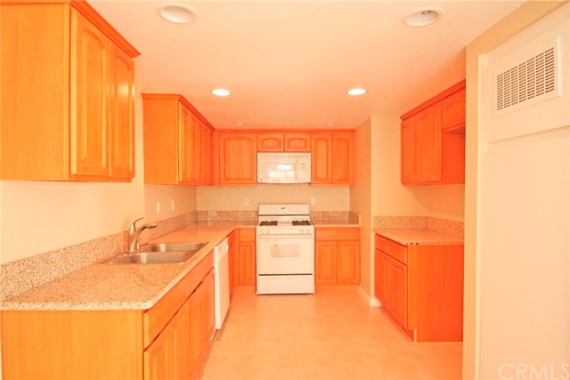 For Sale: 24242 Sylvan Glen Rd #D Diamond Bar, CA 91765