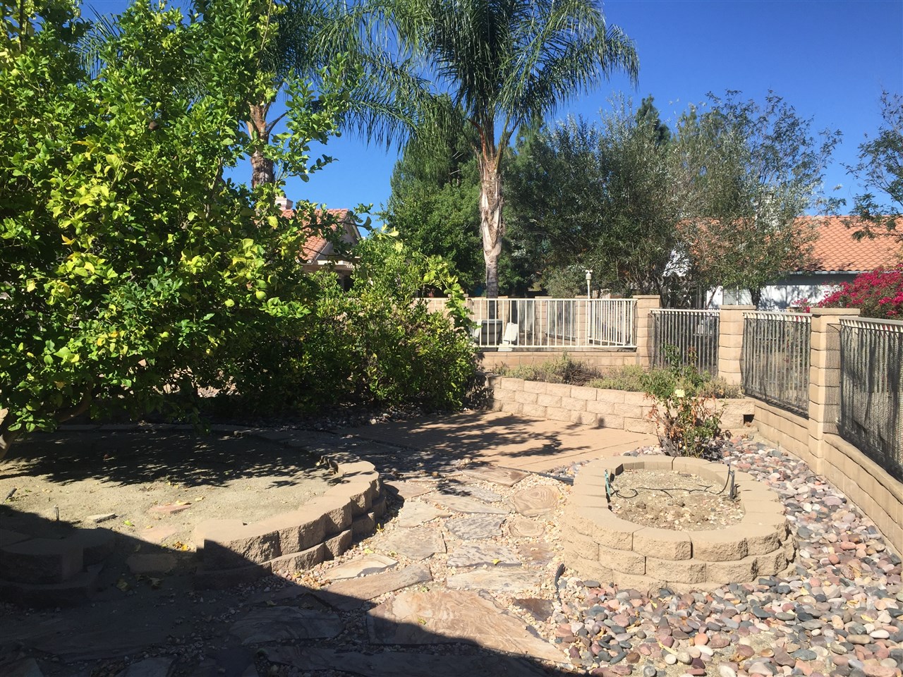 2558 Larkspur Dr