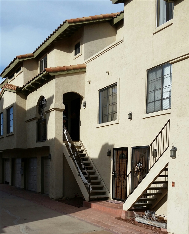 575 E St #12