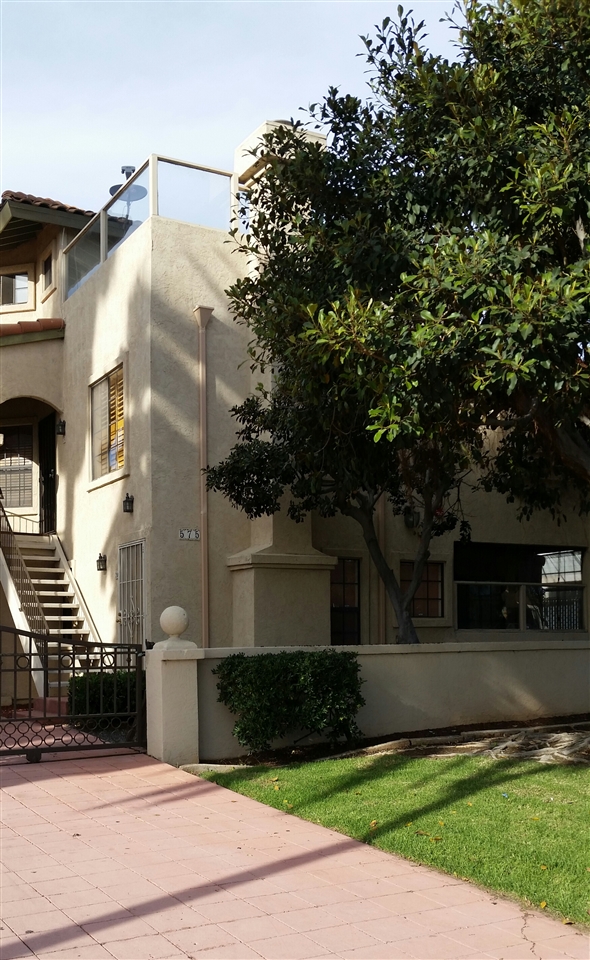 575 E St #12