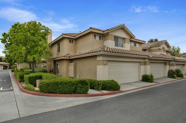 2216 Lago Madero
