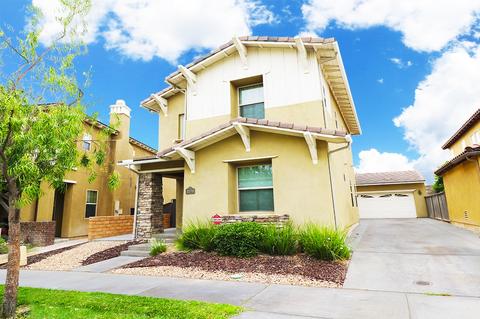 1570 Hopscotch Dr