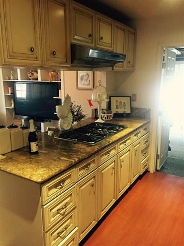 242 Norton Ave