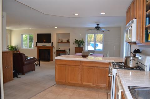 3011 S Bonita