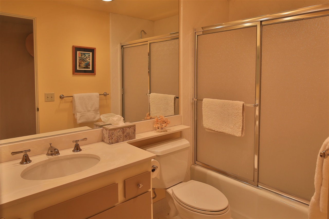 1686 Montezuma Ct #18