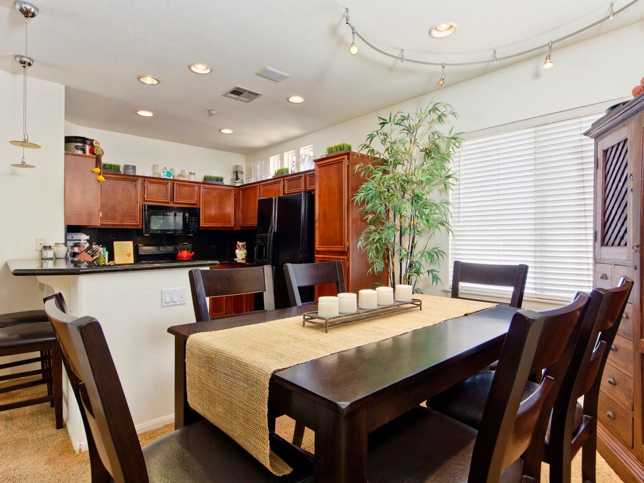 6082 Citracado Carlsbad, CA 92009