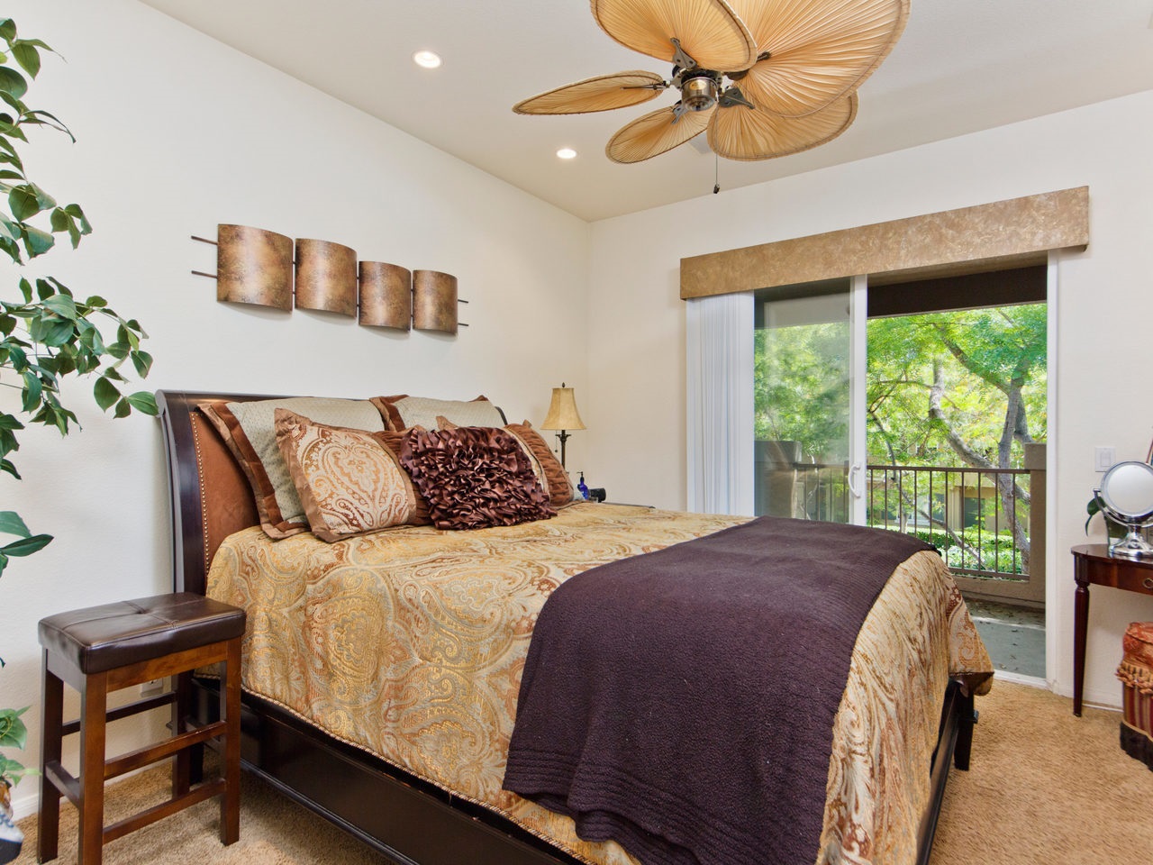 6082 Citracado Carlsbad, CA 92009