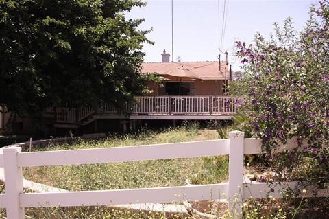 1563 E Lexington