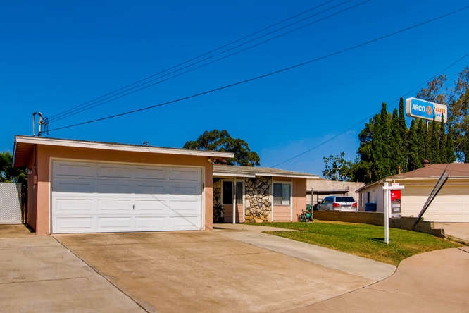 887 Friendly Cir
