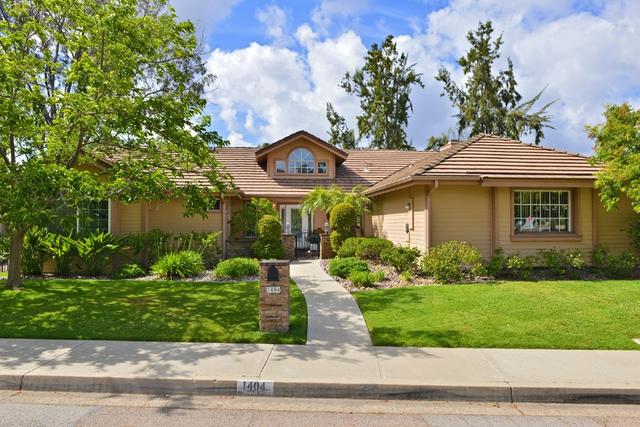 1040 W Country Club Ln
