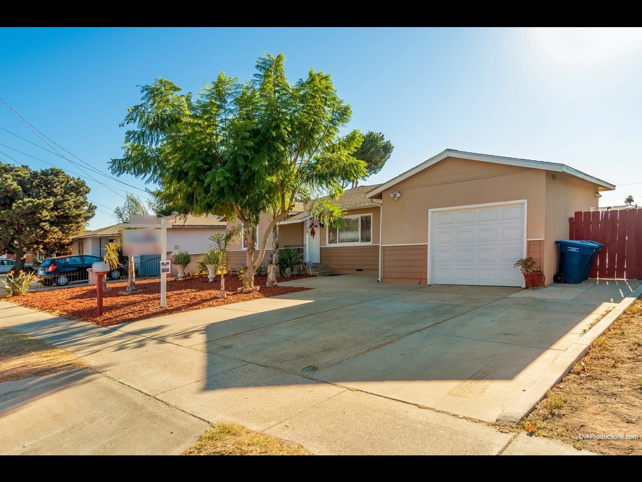 709 N Midway