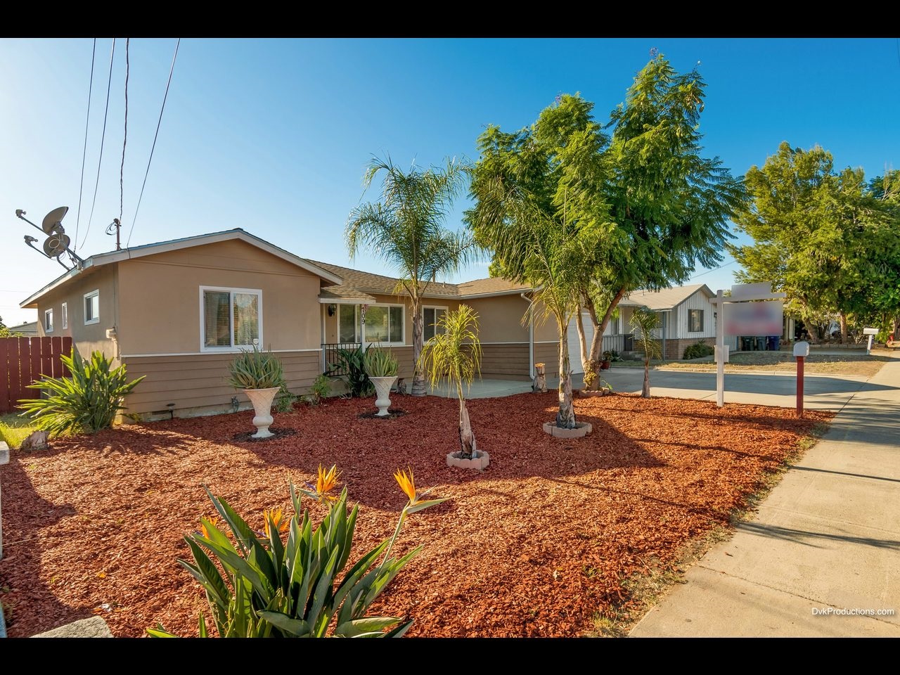 709 N Midway