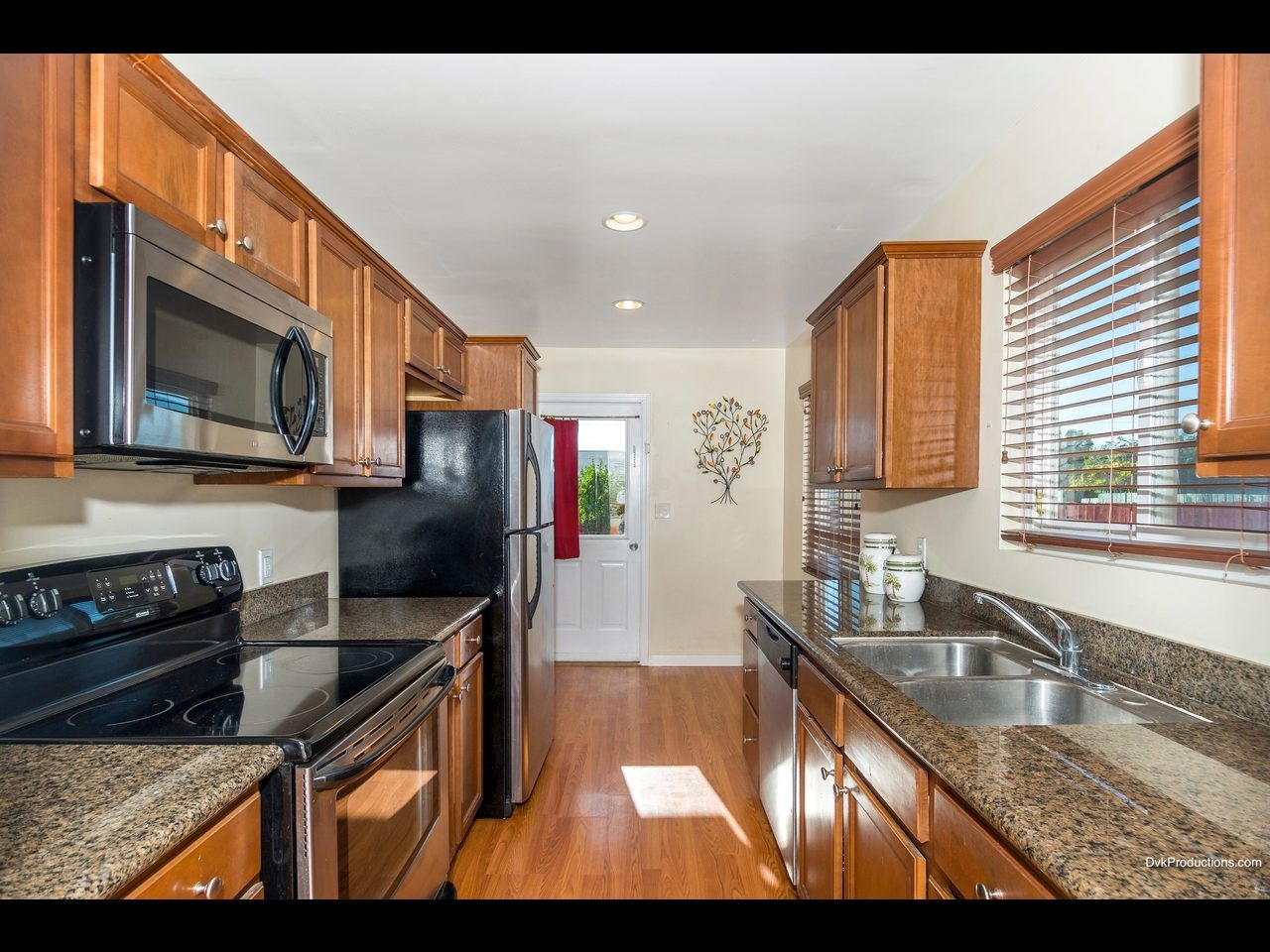 709 N Midway