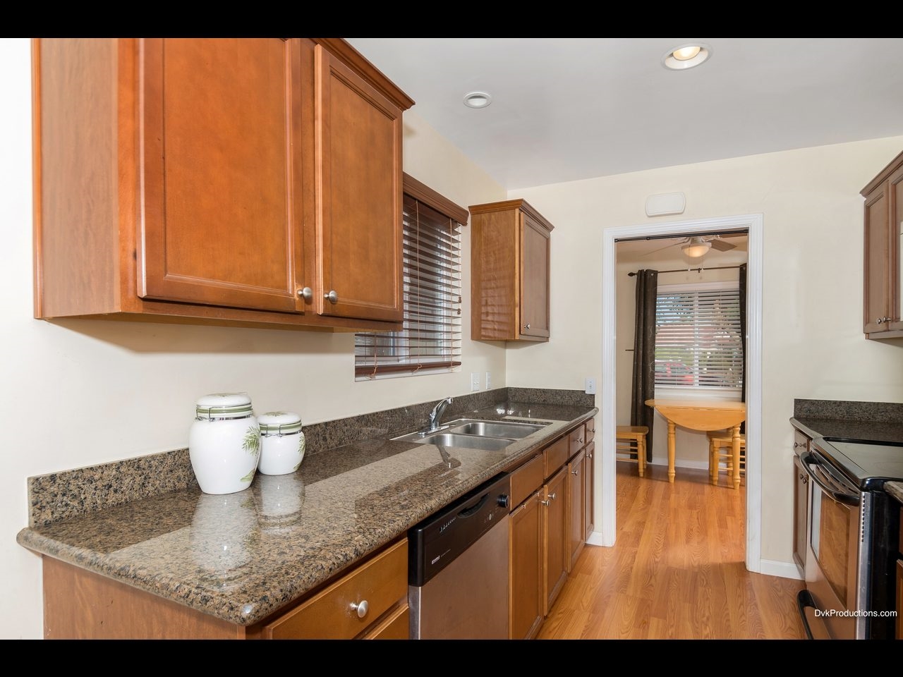 709 N Midway