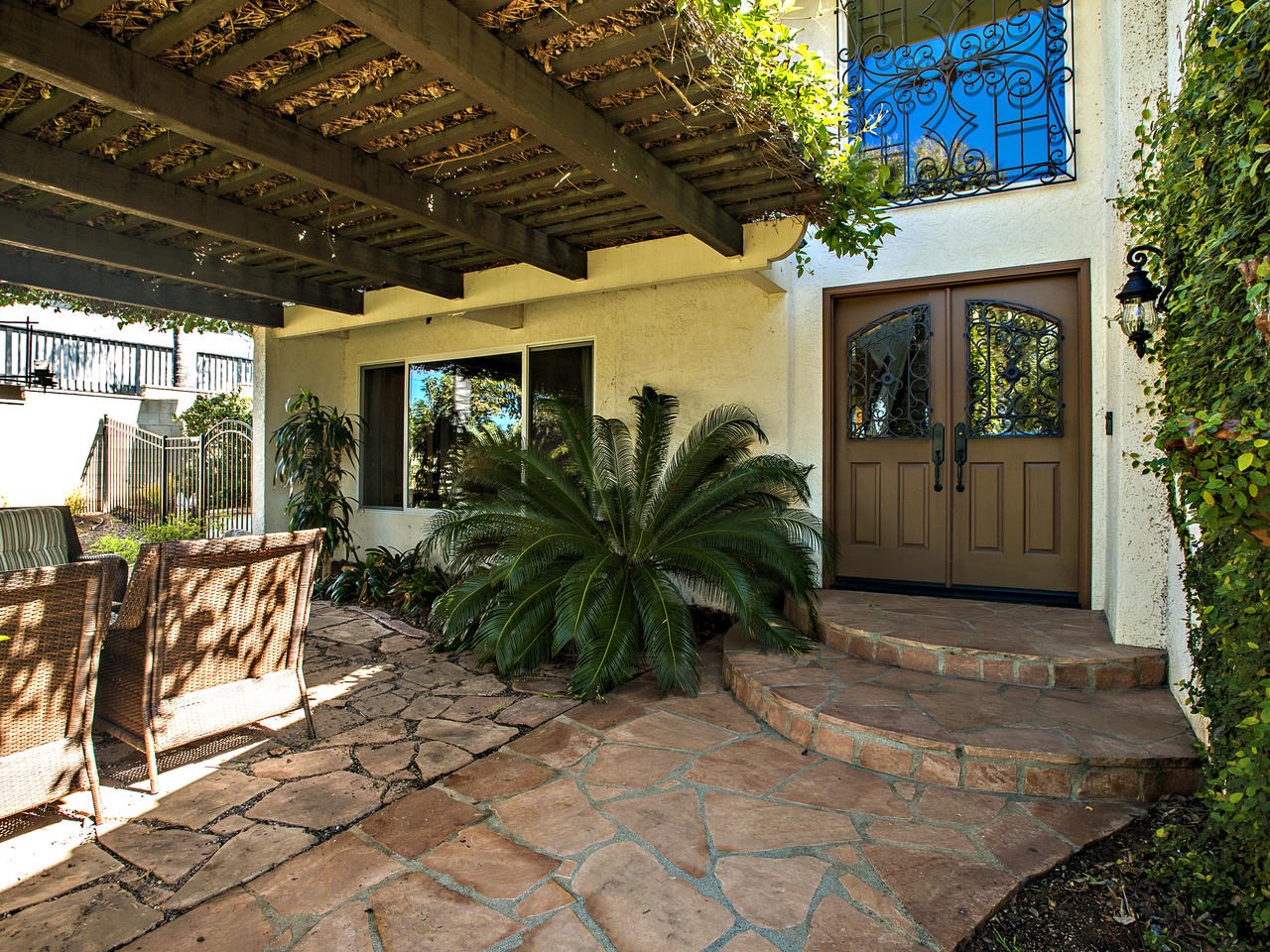 2321 Cranston Dr