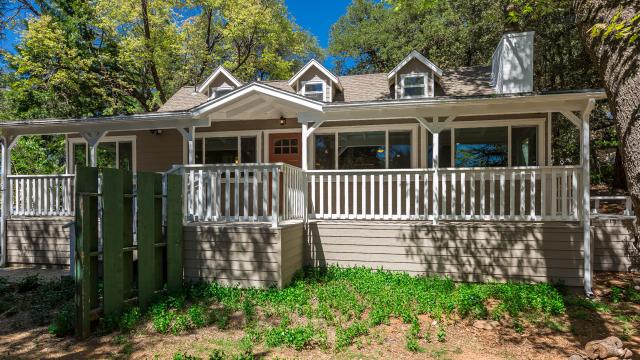 3215 Yucca Dr