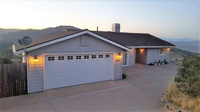3215 Yucca Dr