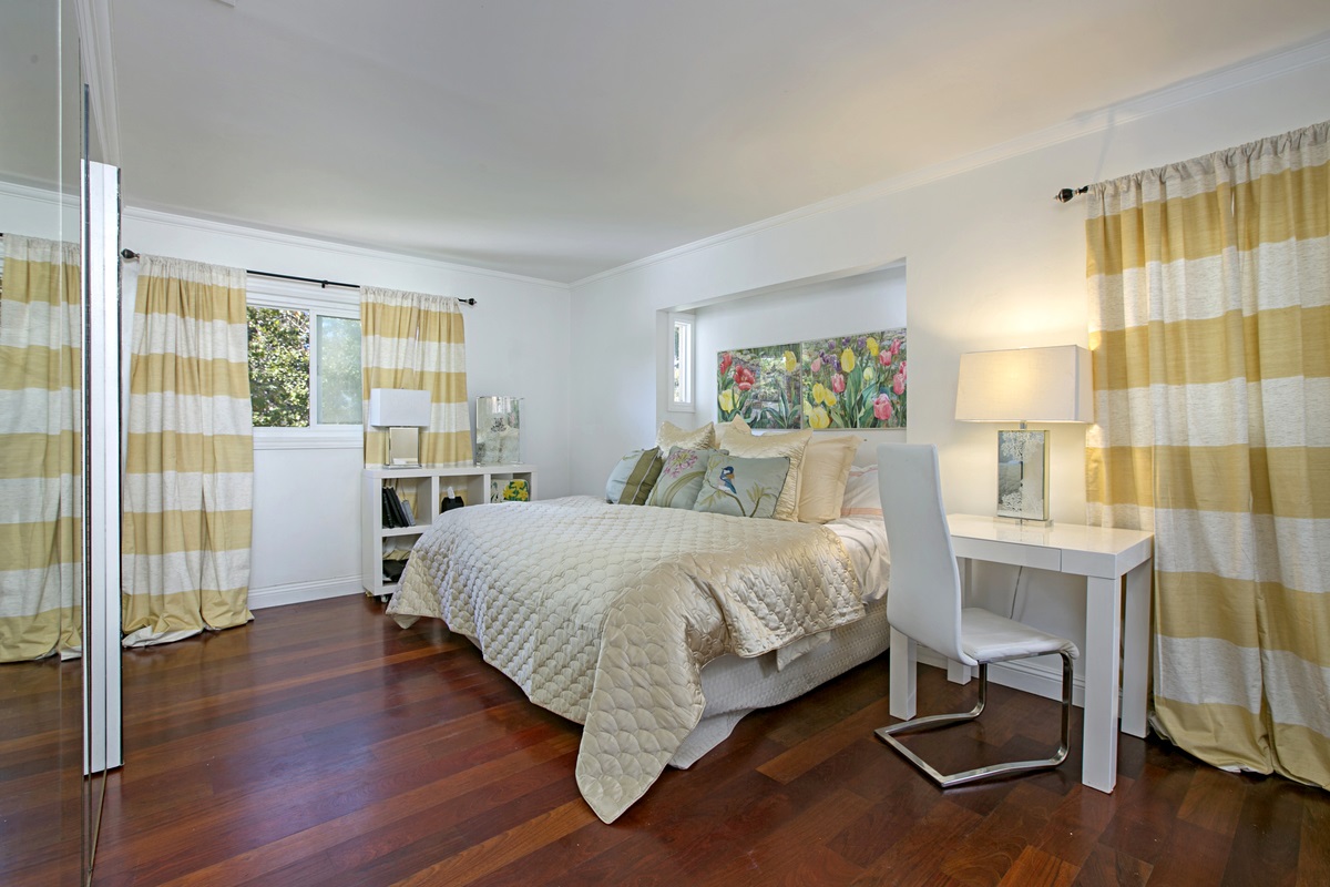 5701 Skylark Pl