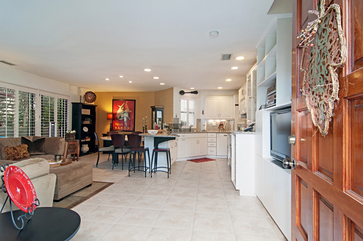 8746 Villa La Jolla Dr #60