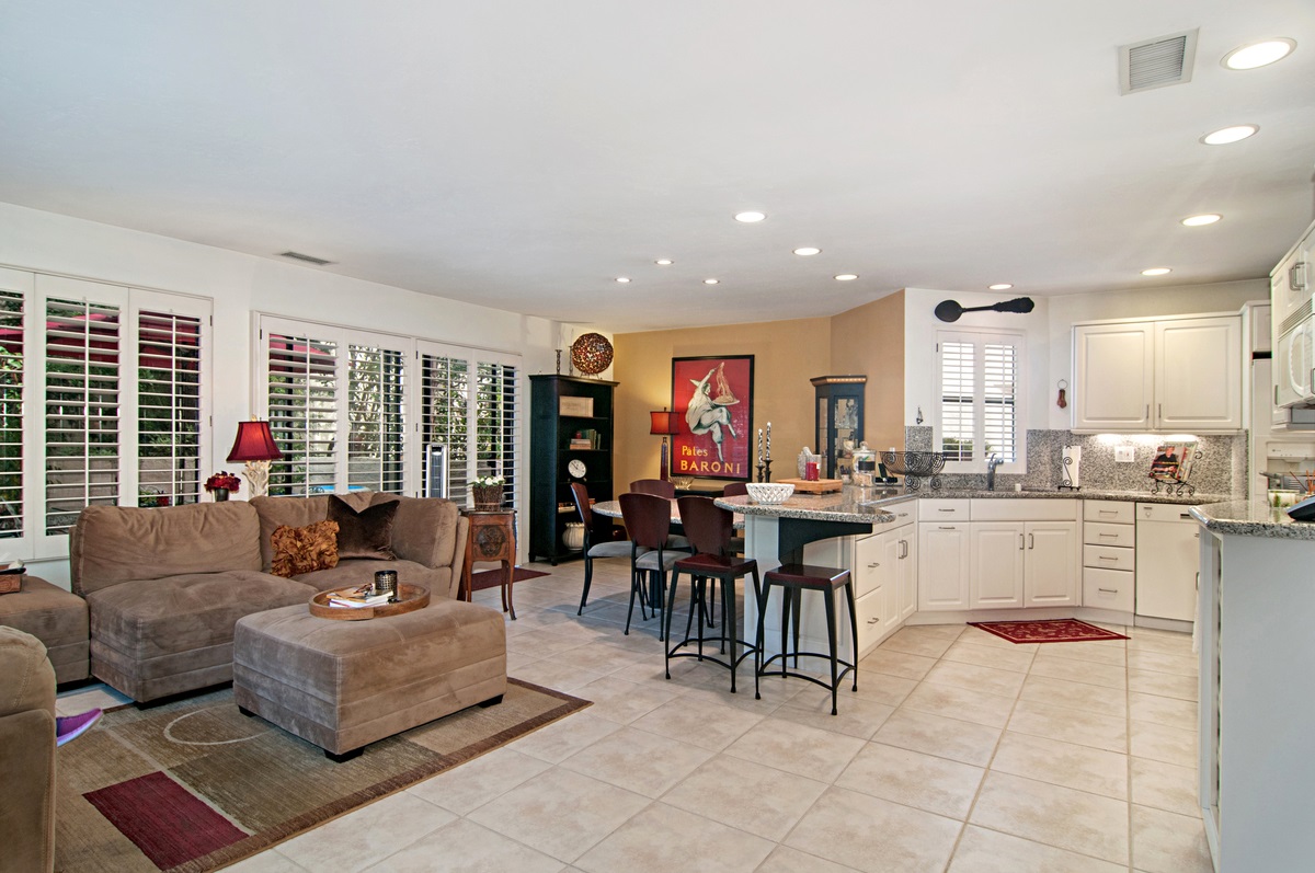 8746 Villa La Jolla Dr #60